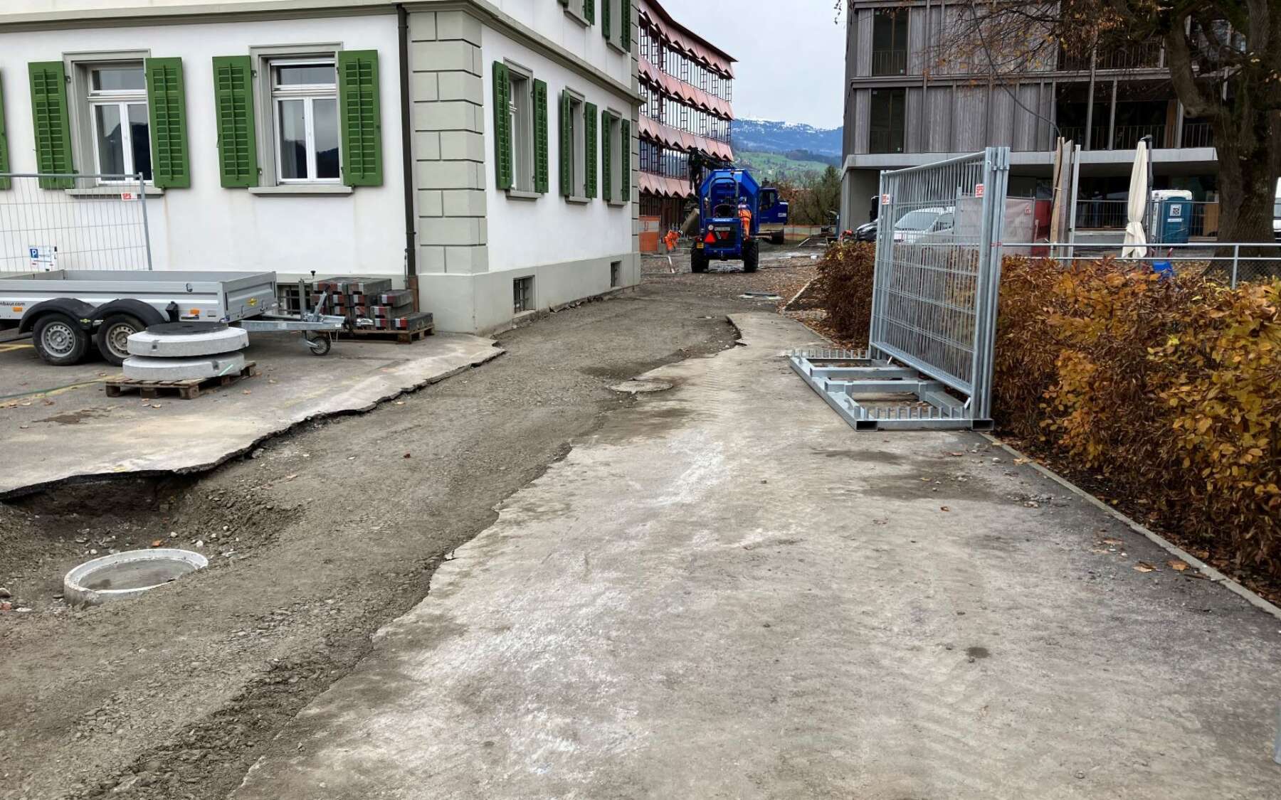 22_48 Bereich Neubau Pflegewohnhaus Mettenweg Leitungsgraben gefüllt